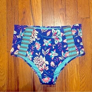 Shade & Shore Bikini Hight waisted Cutout bottom Size Small